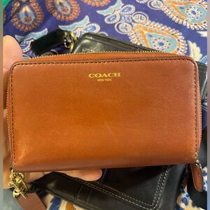 Vintage Coach Large Brown Leather Accordion Zip Wristlet Wallet
